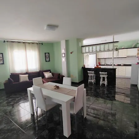 Cheyma 3º: Amplio En 아파트 *